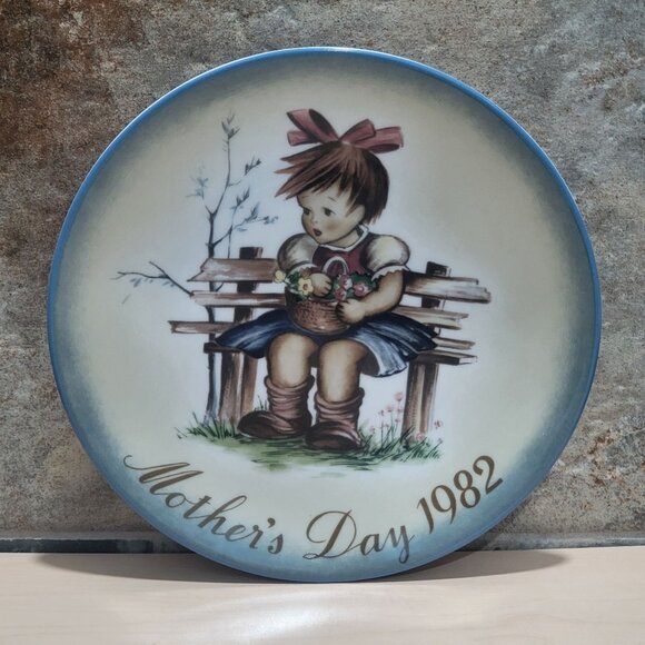 Schmid Hummel Mothers Day 1982 The Flower Basket Decorative Wall Hanging Plate - Picture 1 of 11